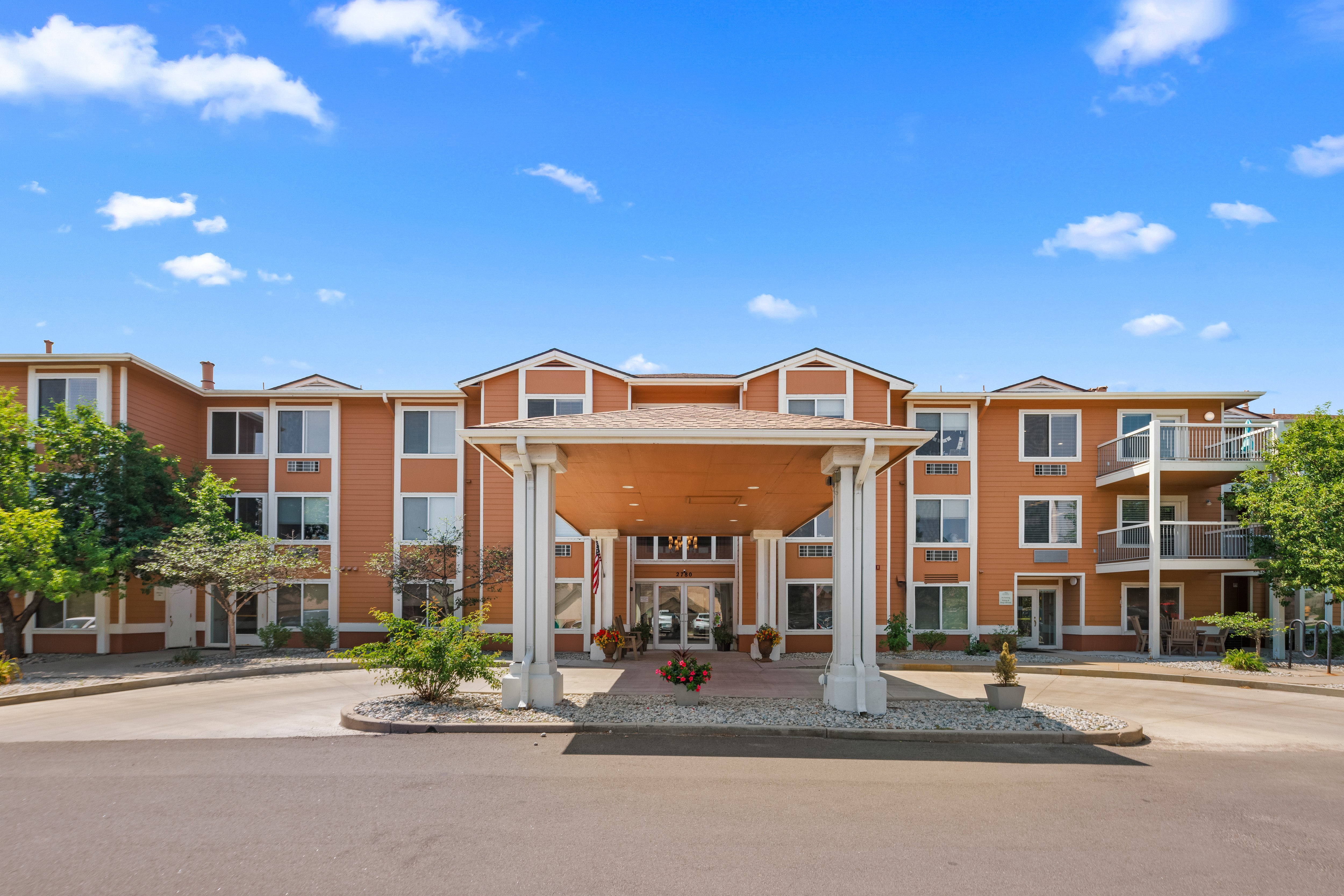 02-Vista-Grande-003-Exterior Main Entrance